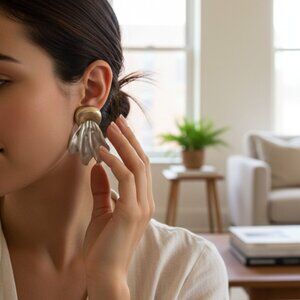 Women's Costume Jewelry Vintage Large 2 1/2" Silver Gold Metal Leaves Clip On